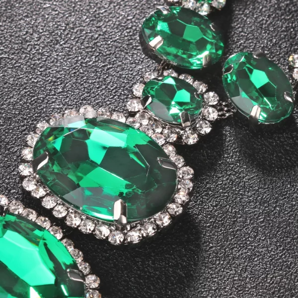 Emerald Elegance Essence: Luxury Green Gemstone & Diamond Necklace - Image 6